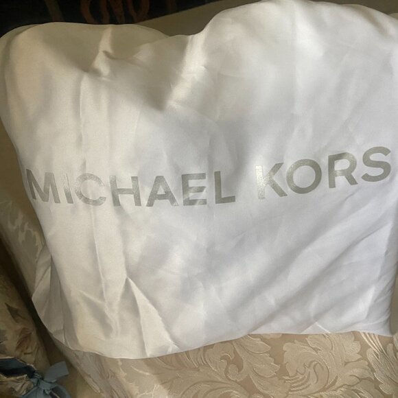 NWT MICHAEL MICHAEL KORS NEWBURY MD GOLD CHAIN LEATHER SHOULDER TOTE - Picture 5 of 11